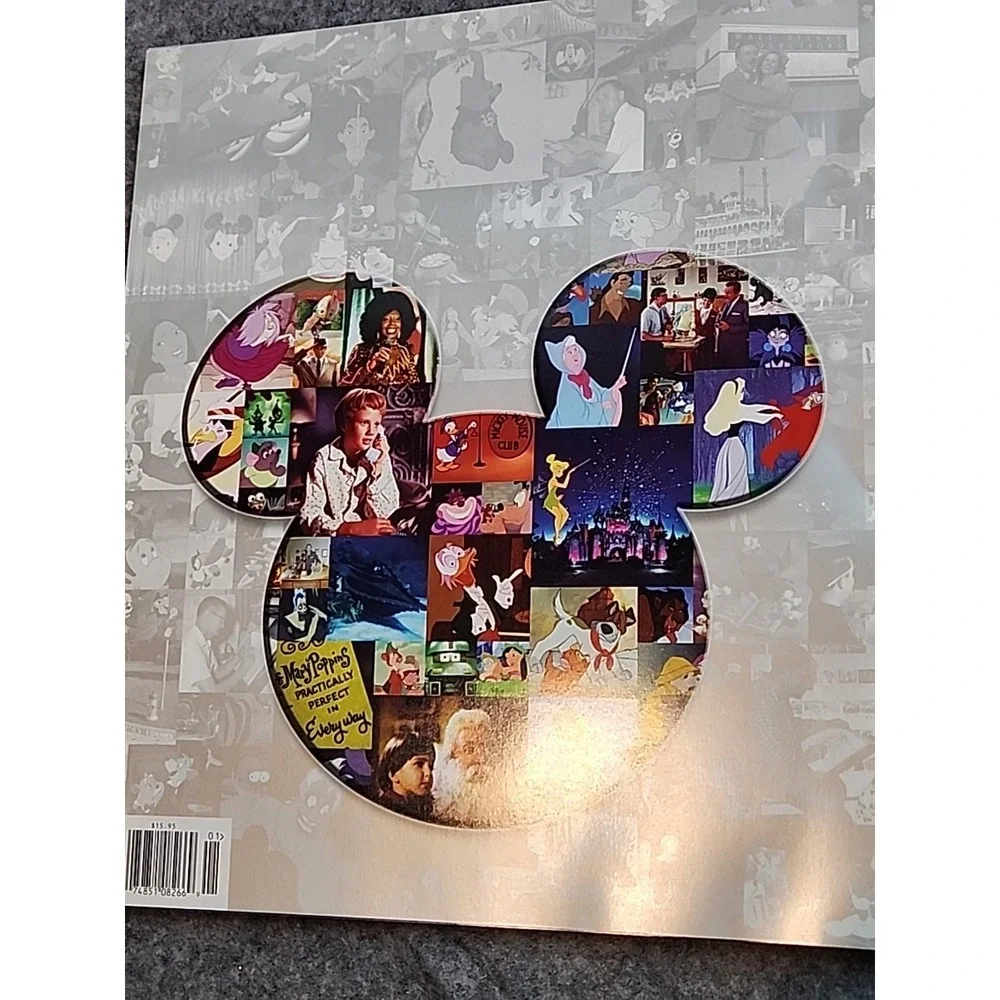 Disney D23 Twenty-Three Magazine Gold Member 70 years Walt Disney‎ Studios 2010